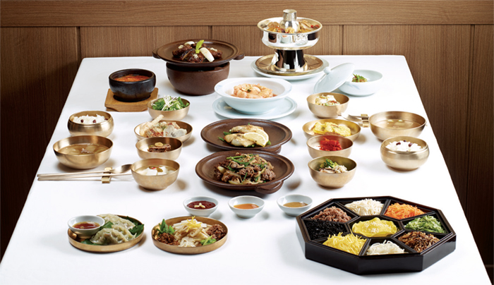Hanjeongsik (Korean Set Menu). This traditional Korean set meal typically consisted of rice and soup and an assortment of side dishes. The meal is often divided into subgroups according to the number of side dishes, i.e. 3, 5, 7, 9 and 12.
