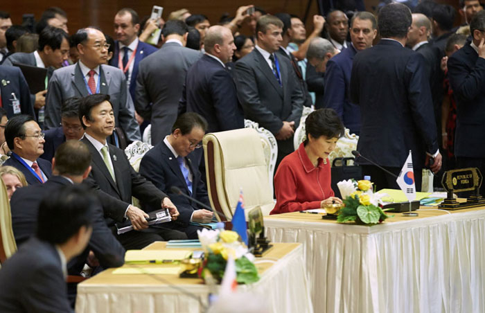 미얀마 네피도에서 열린 동아시아정상회의(EAS)에 참석한 박근혜 대통령.