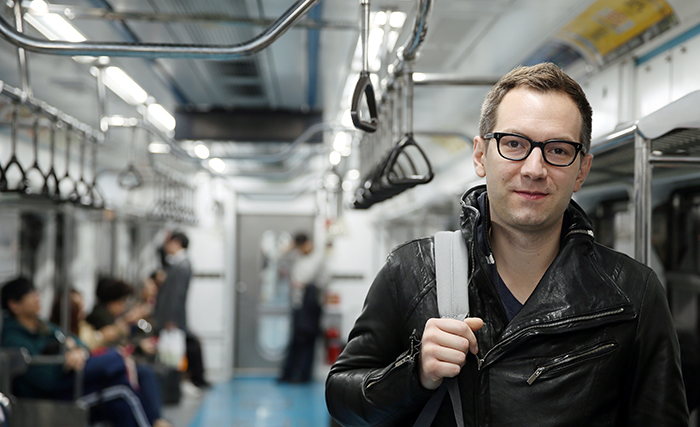 어셔씨는 서울 지하철의 편리함과 매력을 높이 평가했다. (사진: 전한) 
