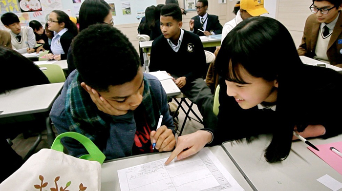 뉴욕 맨하튼 할렘에 위치한 데모크라시 프렙차터 스쿨에서 학생들이 한국어를 배우고 있다. (사진제공: 데모크라시 프렙차터 스쿨)