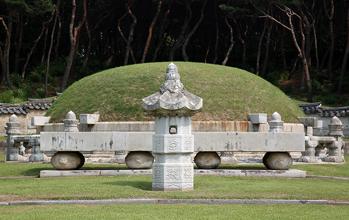 仁祖とその王妃が合葬された坡州の長陵 