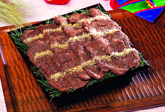 너비아니는 얇고 넓게 저민 쇠고기를 양념장에 재워 불에 구워먹는 음식이다. 조선시대 궁중에서도 즐겨먹었다.