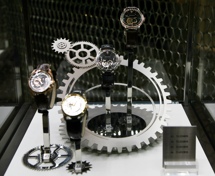스위스 바젤 시계, 보석 박람회 ‘바젤월드’에 전시된 로만손 시계. (사진제공: 로만손)