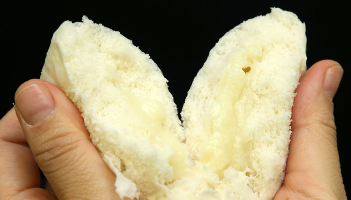 연유 카스타드가 들어간 우유호빵은 부드러운 맛이 특징이다.
