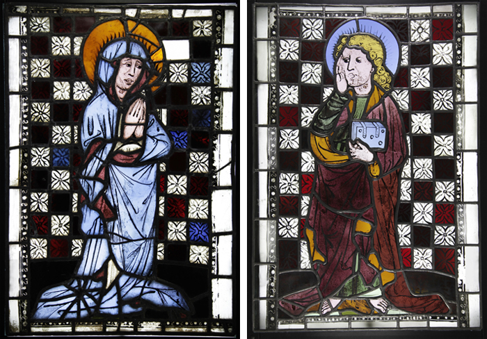 15세기에 제작된 성모마리아(왼쪽)와 세례 요한을 표현한 스테인드글라스 