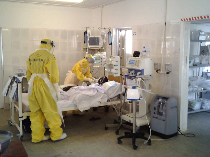 ebola-150212-1.jpg
