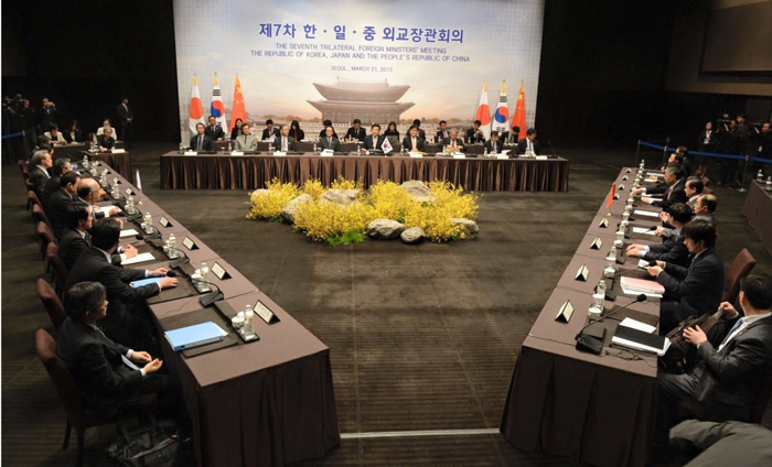 21일 서울에서 한·일·중 외교장관회의가 열리고 있다. 
