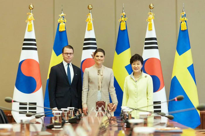 (왼쪽부터) 왕세녀 부군 다니엘 공, 빅토리아 왕세녀, 박근혜 대통령 . 
