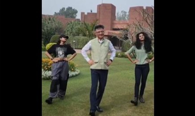 インドで話題　韓国大使館職員らのダンス　モディ首相も「いいね」