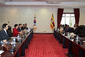 韓・ウガンダ、経済協力に拍車