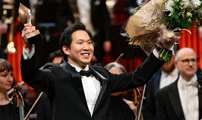 イ・スンウォン、マルコ国際指揮者コンクールで優勝　韓国人初