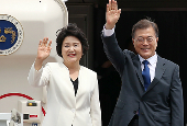 韓日中首脳会談に参加する文在寅大統領