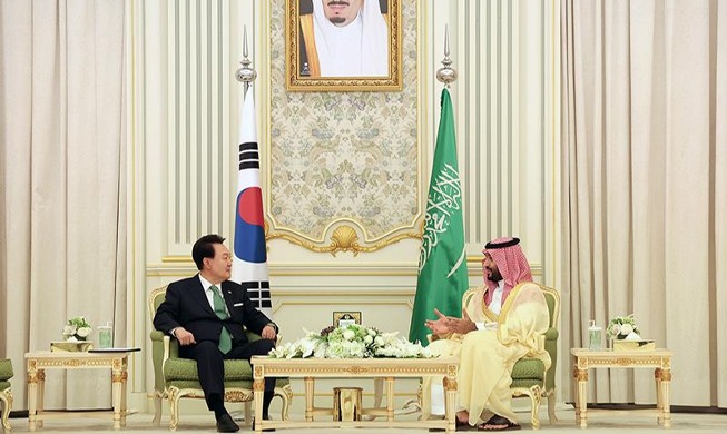 尹大統領、サウジアラビアのビン・サルマーン皇太子と首脳会談