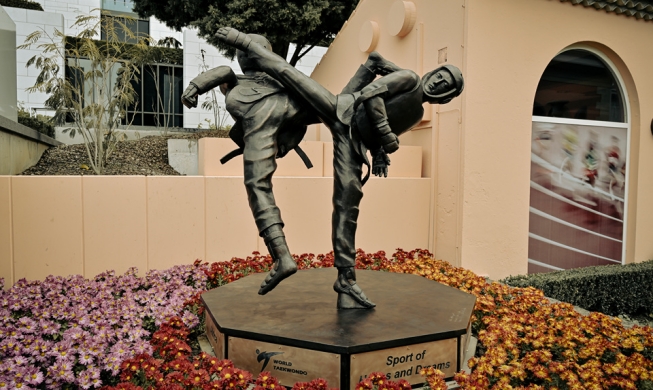 オリンピック・ミュージアムにテコンドー銅像···「世界平和への貢献」