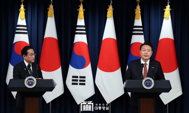 韓日首脳会談　両国の緊密な協力で一致