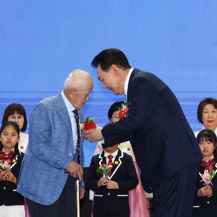 尹錫悦大統領、父母の日の記念式典に出席