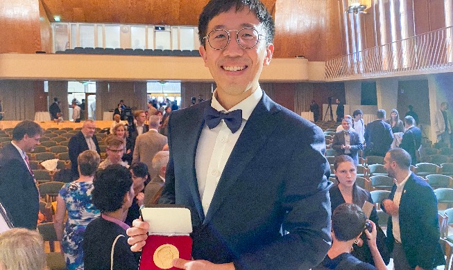 韓国系数学者がフィールズ賞受賞 初の快挙