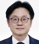 金正官（キム・ジョングァン）