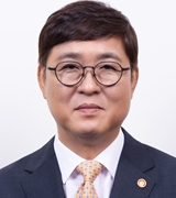 崔輝永（チェ・フィヨン）