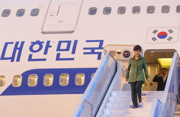 박근혜 대통령은 오는 14일부터 18일까지 미국을 공식 방문해 한미동맹 강화 및 글로벌 파트너십 확대 방안 등을 논의할 예정이다. 