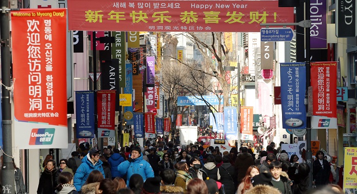2015년 들어 한국에 거주하는 외국인 주민이 174만 명을 넘어섰다. 주요 대도시 인구를 웃도는 규모다.