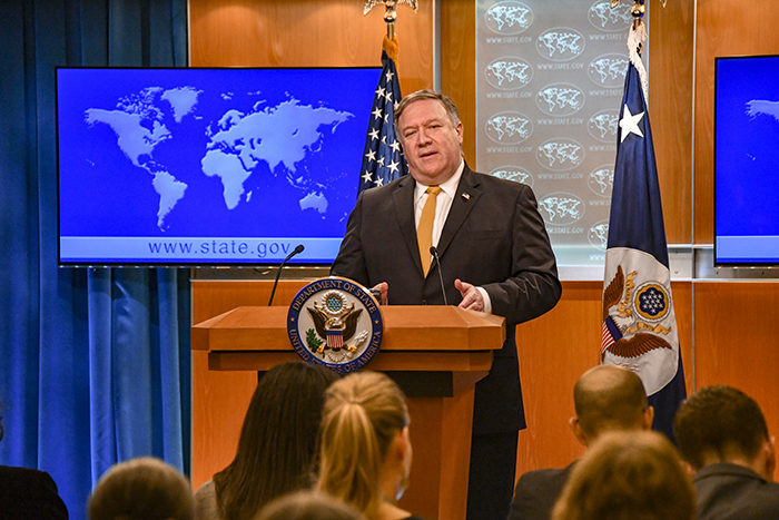 記者会見を行うマイク・ポンペオ米国務長官＝３日（現地時間）、米国務部