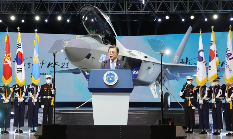 韓国産戦闘機の試作機「ＫＦ２１」公開