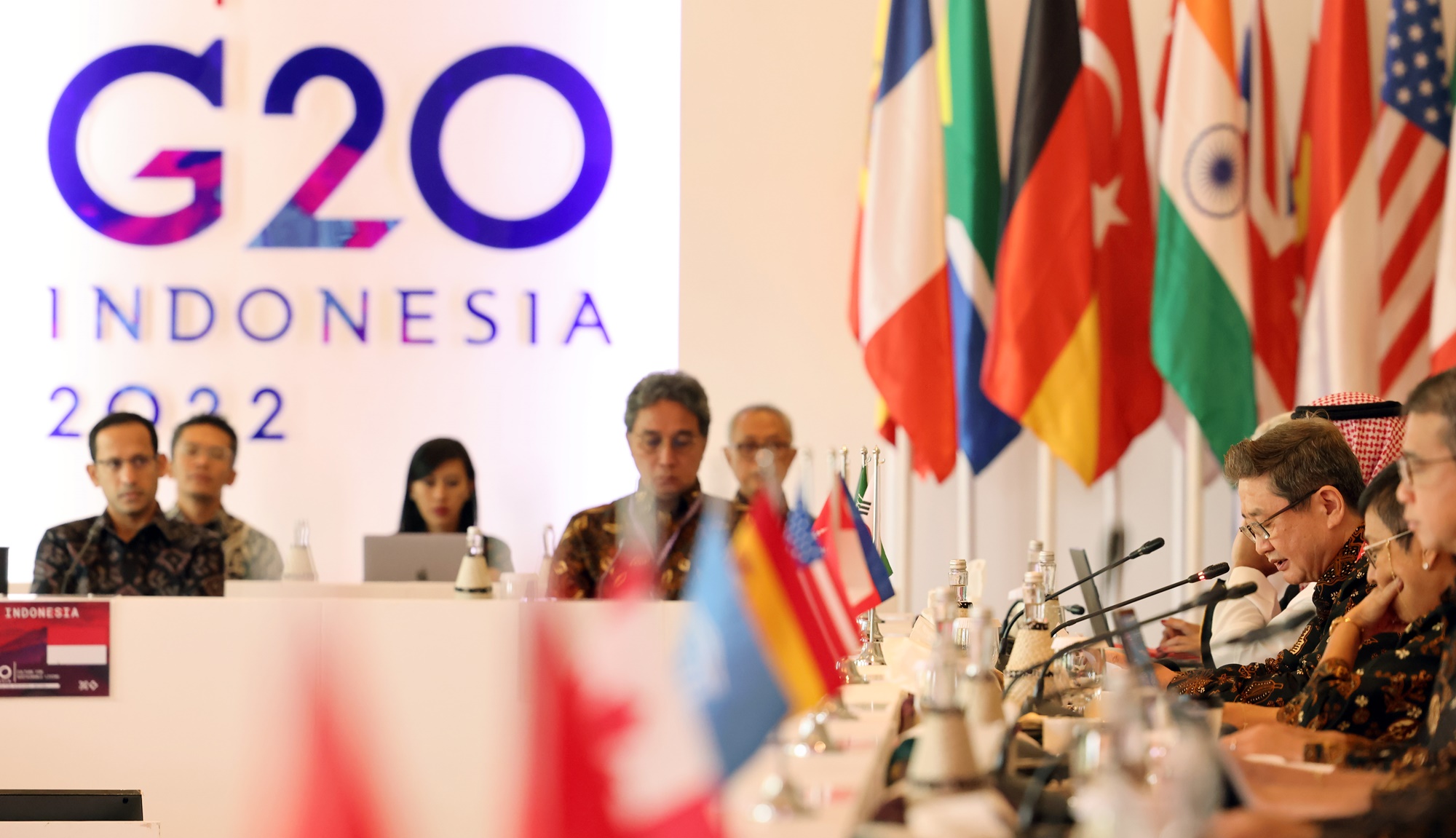 Ｇ２０文化大臣会合で演説を行う文化体育観光部の朴普均長官（右から３番目）＝１３日、インドネシア・ジョグジャカルタ