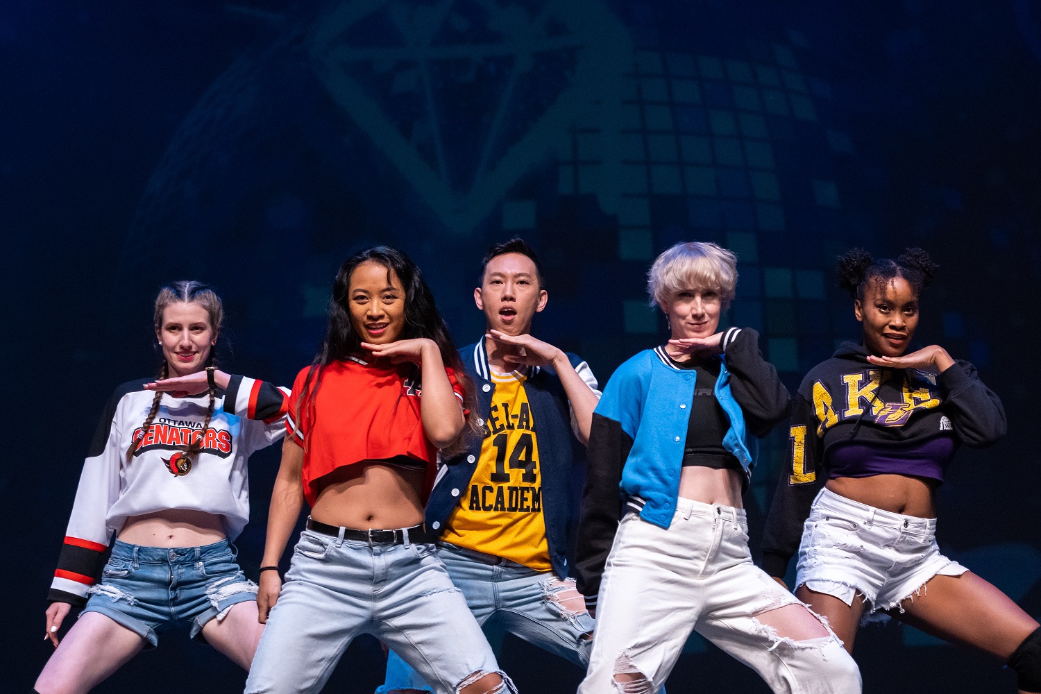 K-POP公演を披露するカナダの人々＝駐カナダ韓国文化院