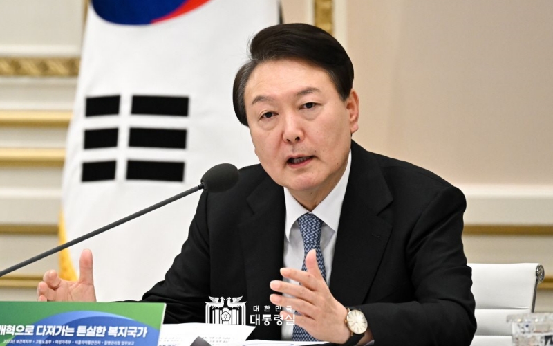 １月９日青瓦台・迎賓館で各官庁から2023業務計画の報告を受ける尹大統領。大韓民国大統領室 