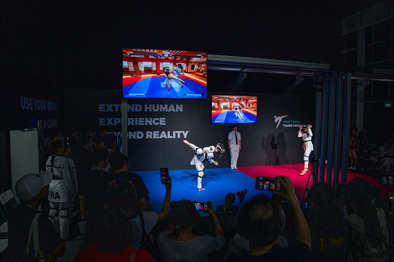 オリンピックｅスポーツシリーズの仮想テコンドー競技の様子