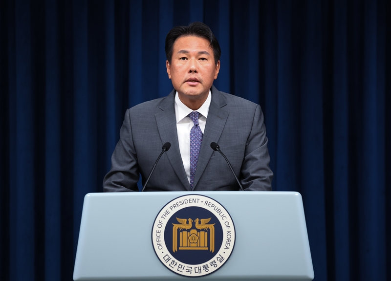 韓国・アフリカ首脳会議について発言する国家安保室の金泰孝第１次長 ＝３０日、ソウル、聯合ニュース