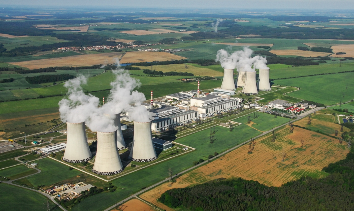 チェコ・ドコバニ原発の全景