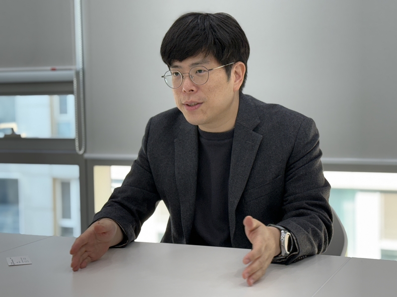 インタビューに答える韓国のスタートアップ、Fainders.aiのハム・ミョンウォン代表 
