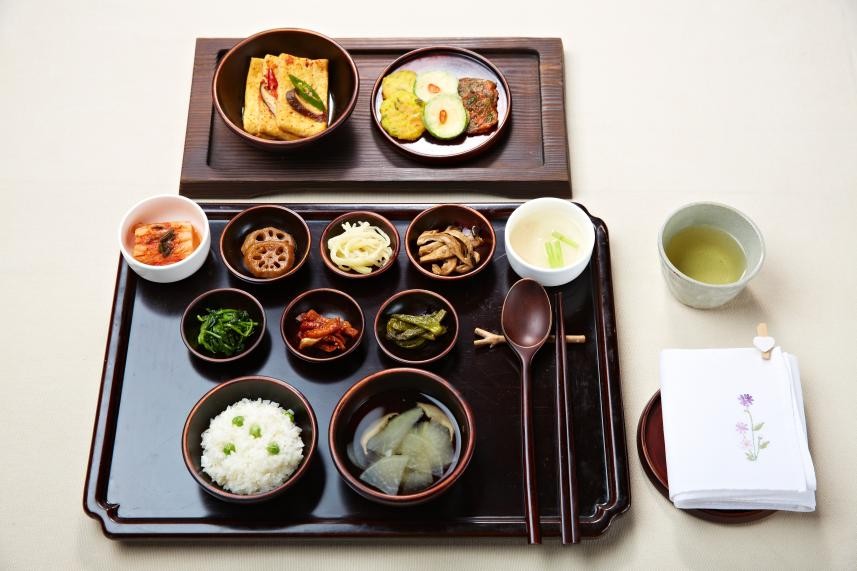 ﻿精進料理が国家無形遺産として指定された。写真はソウルの津寛寺の精進料理＝韓国仏教文化事業団