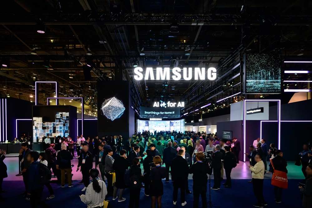 ﻿写真は、１月に米ラスベガスで開かれた世界最大規模の家電・ＩＴ博覧会「ＣＥＳ ２０２５」に出展したサムスン電子のブース＝１月、米ラスベガス、サムスン電子