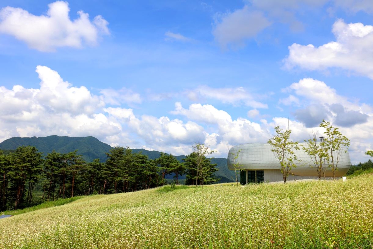 写真は白頭大幹世界種子貯蔵庫の全景＝韓国樹木園庭園管理院