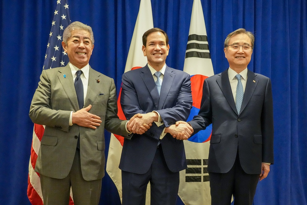 （右から）チョ・ヒョン外交部長官、マルコ・ルビオ米国務長官、岩屋毅日本外務大臣＝２２日（現地時間）、米ニューヨーク、外交部
