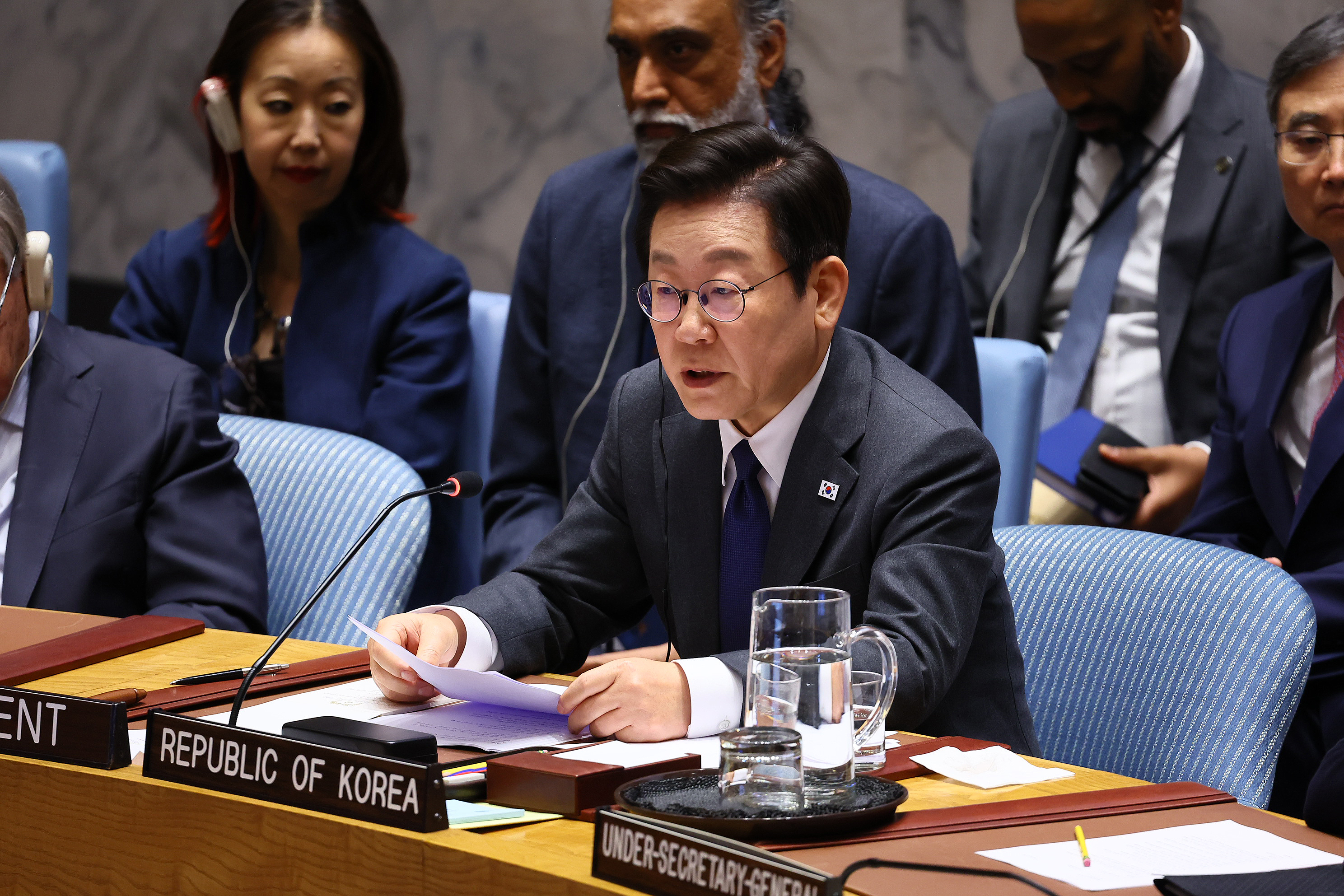 国連本部で安全保障理事会の公開討議を主宰する李大統領＝２４日（現地時間）、米ニューヨーク、聯合ニュース