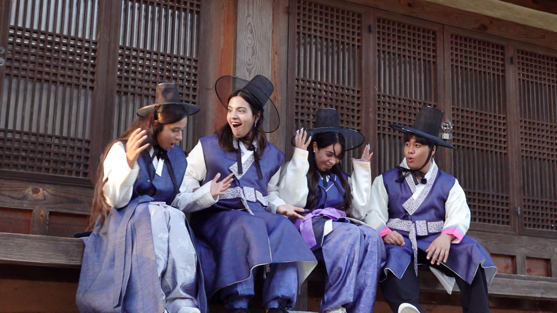 キョチョン韓屋村で、伝統美を映像に収めるチーム「ファラン」