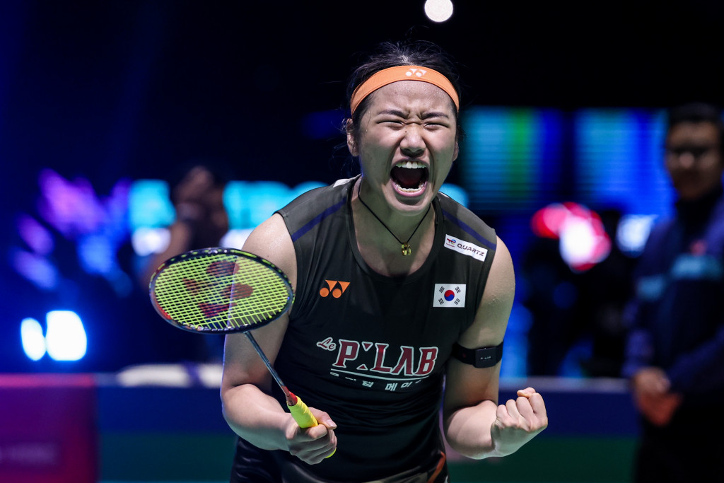 マレーシアオープン女子シングルス決勝で優勝を決め、歓呼するアン・セヨン＝１１日、ＢＷＦ