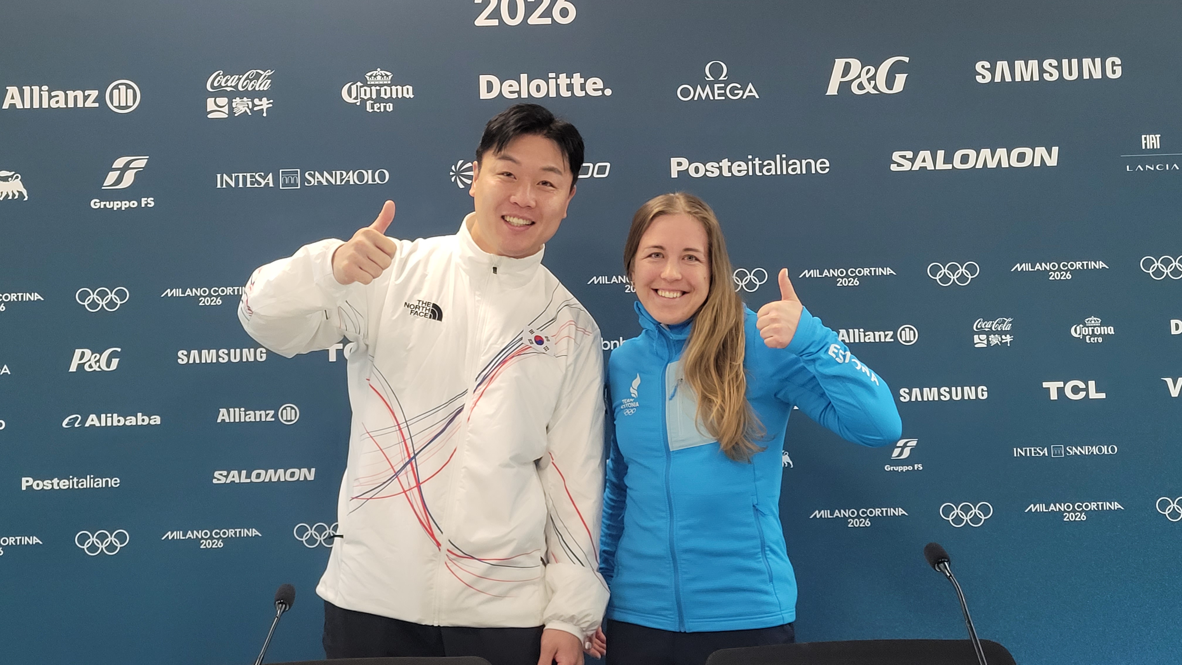 ウォン・ユンジョン（左）とエストニアのヨハンナ・タリハムＩＯＣ選手委員当選者＝１９日、イタリア・ミラノ、大韓体育会