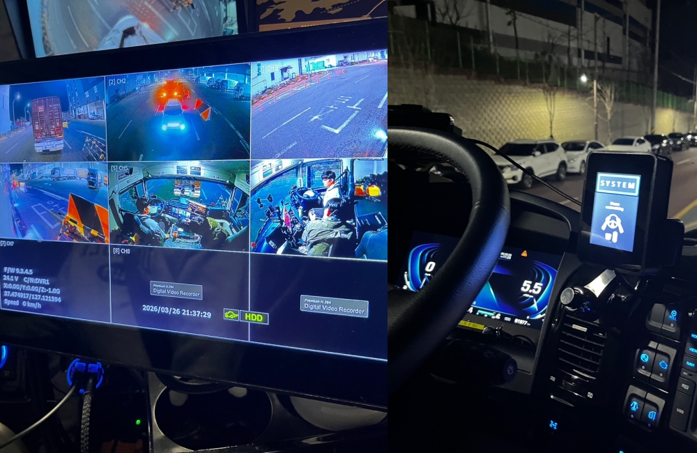 写真は、自律走行車の車内＝国土交通省