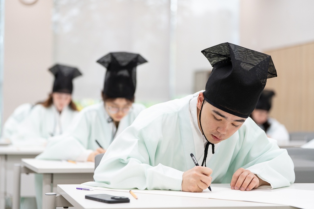 世宗学堂韓国語スピーチ・ライティング大会決勝の様子＝２０２５年