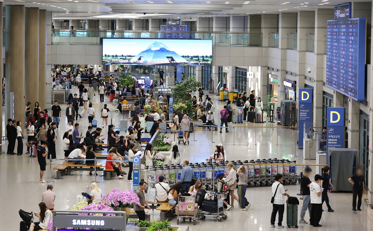 今年上半期の国際線旅客数で世界首位に立った仁川国際空港=聯合ニュース