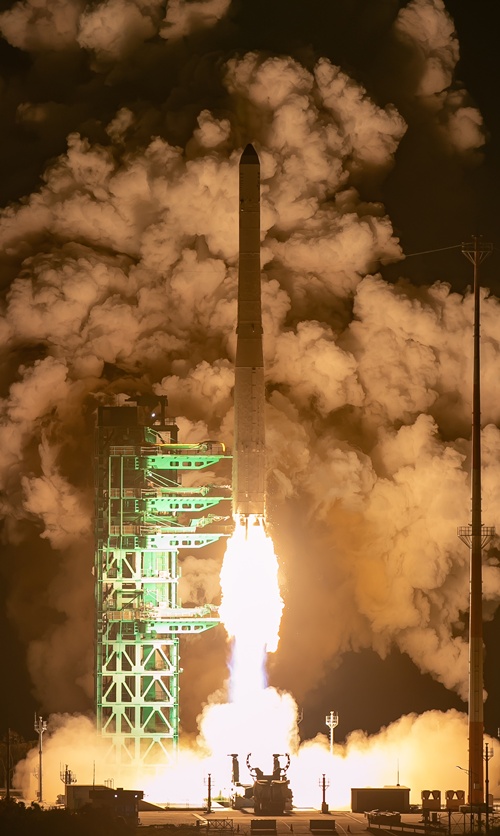 ヌリ号４号機の打ち上げ＝２０２５年１１月２７日、全羅南道・高興郡、韓国航空宇宙研究院