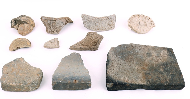群山・仙遊島の高麗時代の遺跡で見つかった軒瓦と煉瓦