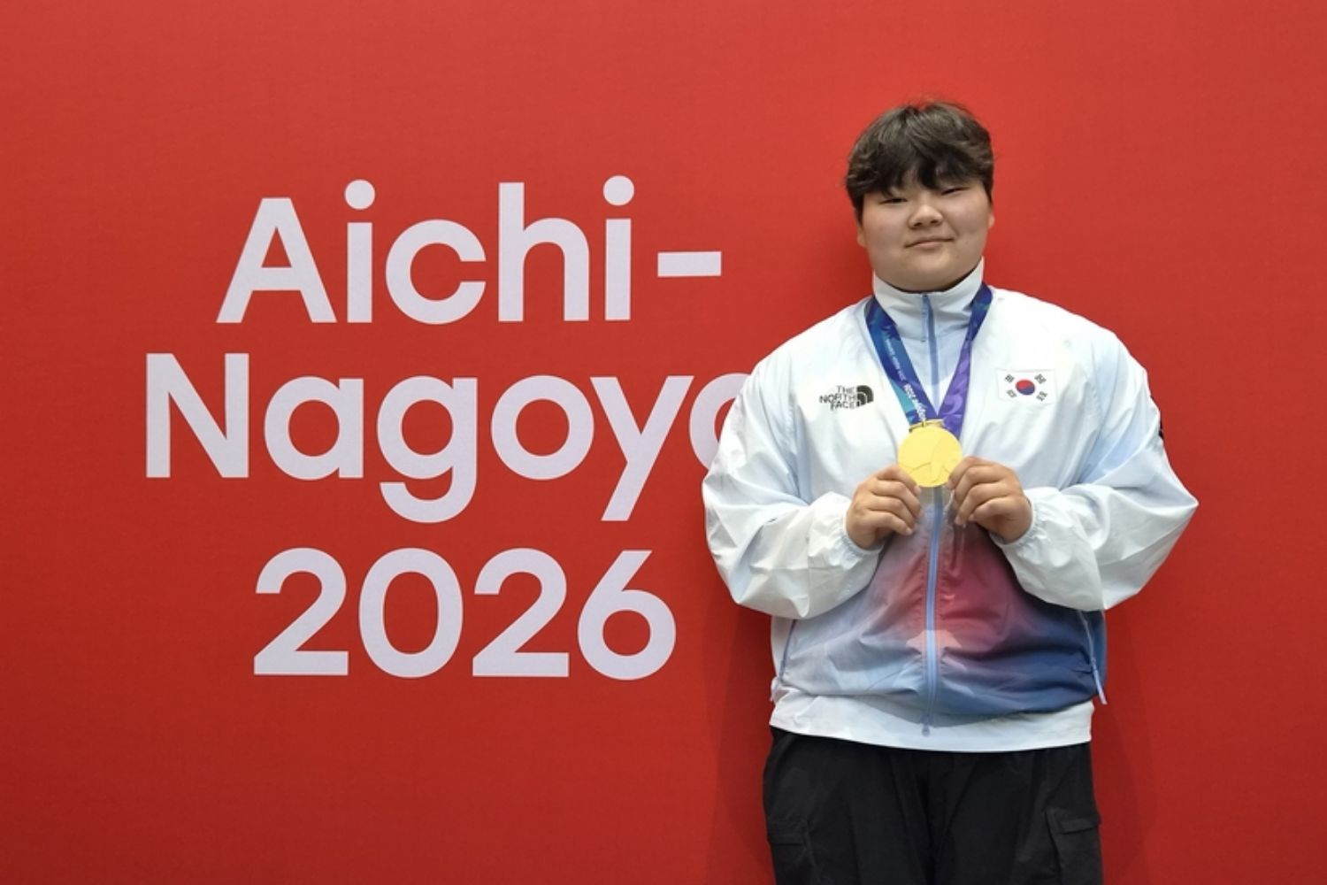 「愛知・名古屋２０２６アジア競技大会」のクラッシュ女子８７キロ超級で優勝し、金メダルを獲得したキム・ミンヨン＝２９日、愛知県、聯合ニュース