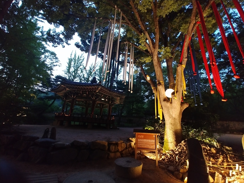 ▲ 신을 모시는 사당인 ‘서낭당’ 근처에는 저승사자, 처녀귀신 등 한국의 전통귀신들이 숨어있다.