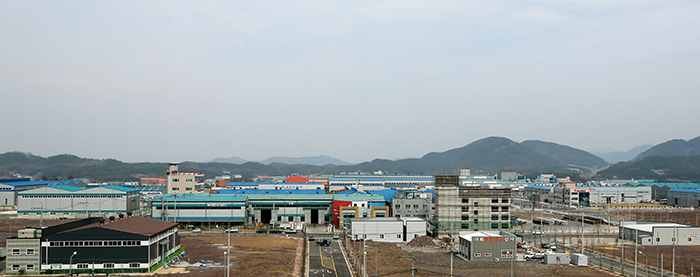 함안일반산업단지는 총 97개사(社)가 입주해 있으며 97%의 분양률을 기록하고 있다. 